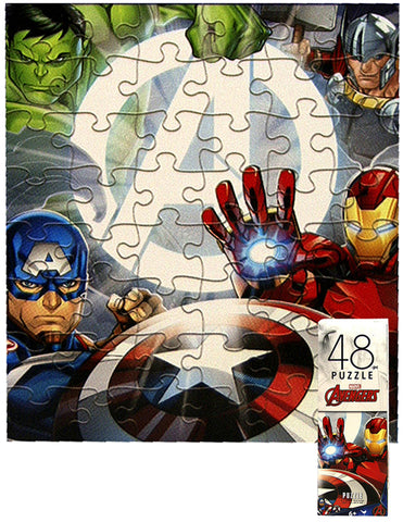 Avengers 2 Wall Tumbler Deluxe Set with DSE Bonus Mystery Towel for Kids